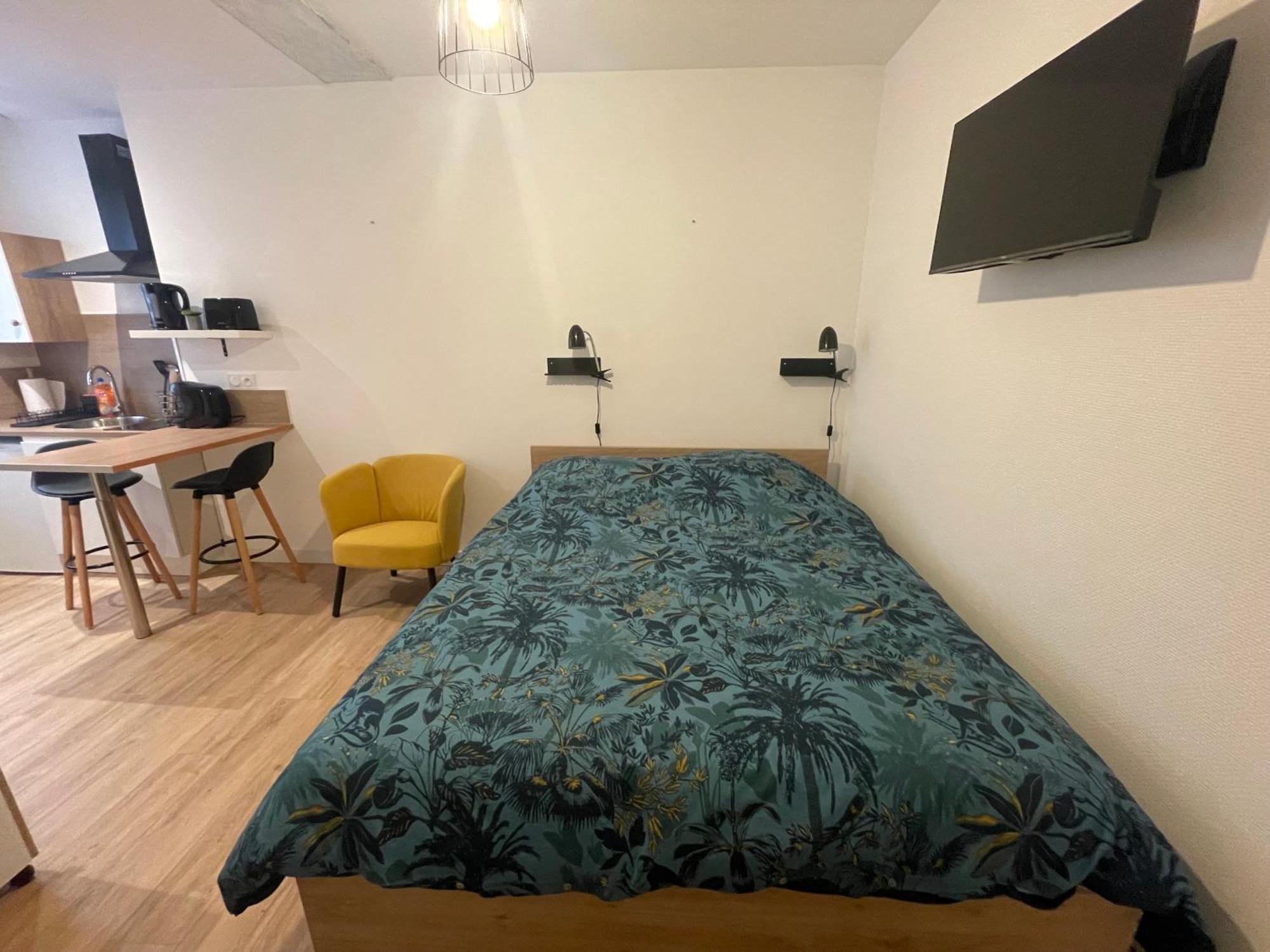 Le Logis De Lyla Apartment Loudun Exterior photo